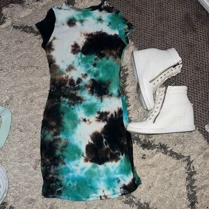 Tie-Dye Short Sleeve Ribbed Dress Black , turquoise w/hints of brown